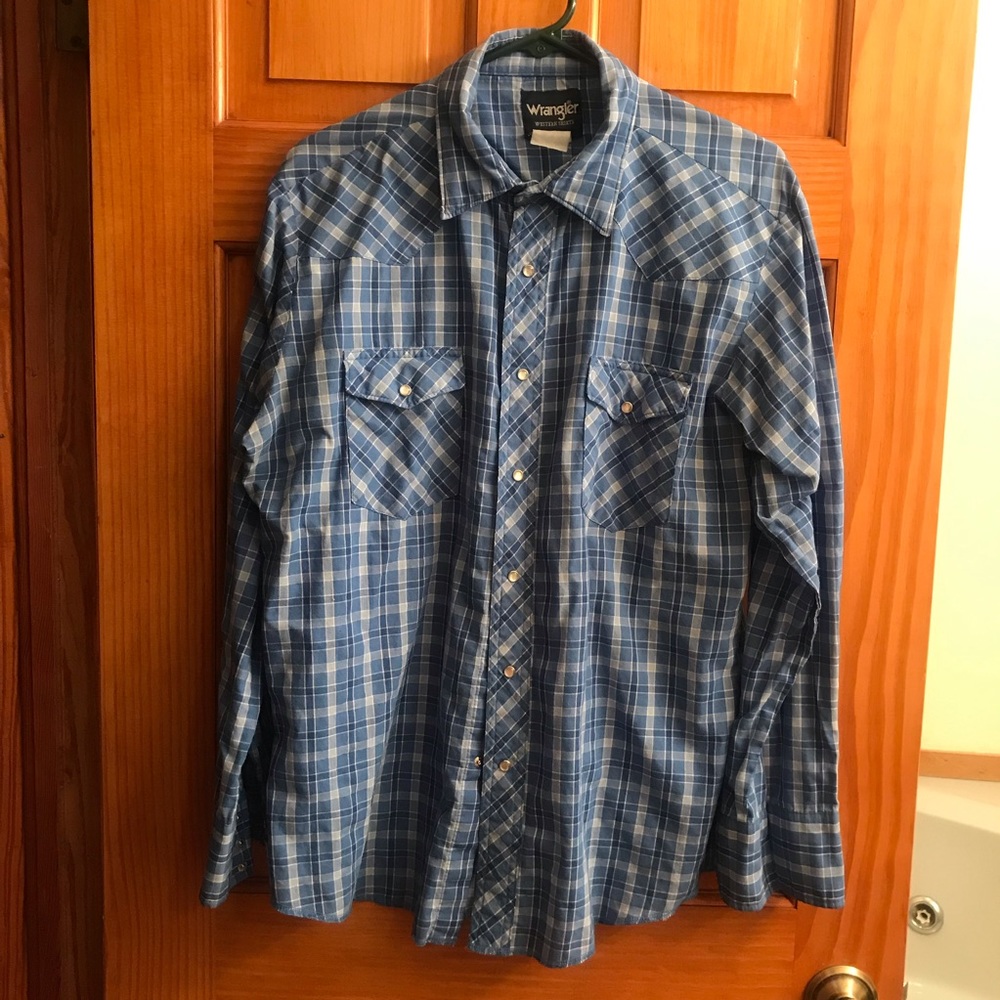 Wrangler Western Snap Shirt. Smoke free home.